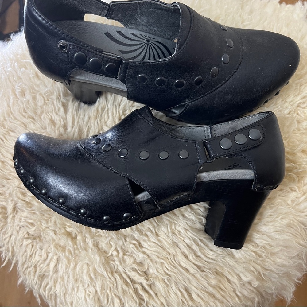 DANSKO NWOT Black Studded Adjustable Shooties. Size 36